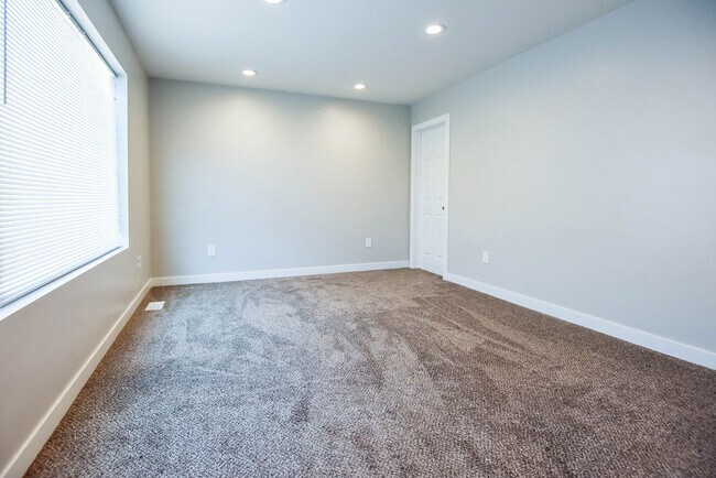 Building Photo - 951 Washington St