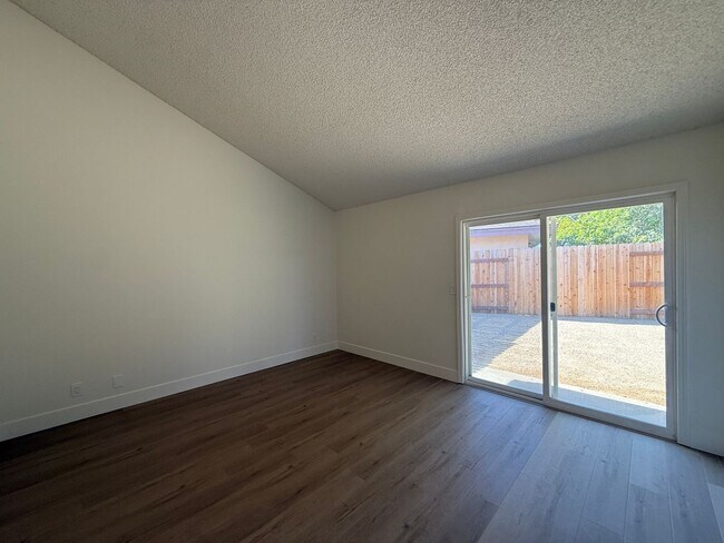 Building Photo - Just Beautifully Updated Village Hills Single Story Home in Orcutt