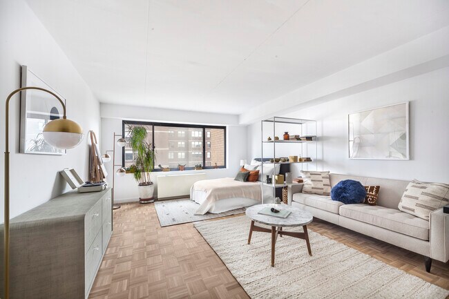 Interior Photo - 200 East 87th Street