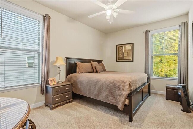 Building Photo - 821 Tramore Ct