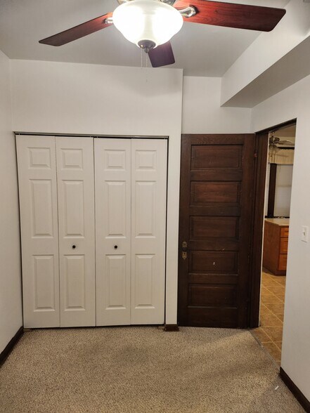 Building Photo - 3232 S Union Ave