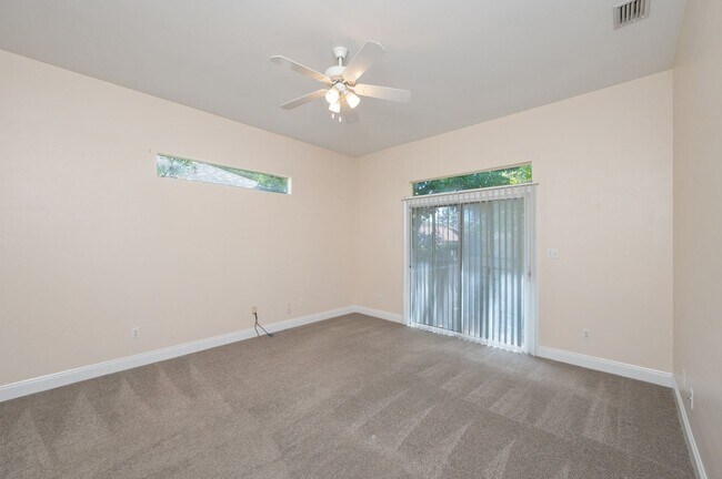 Building Photo - 1697 Glenwood Ct