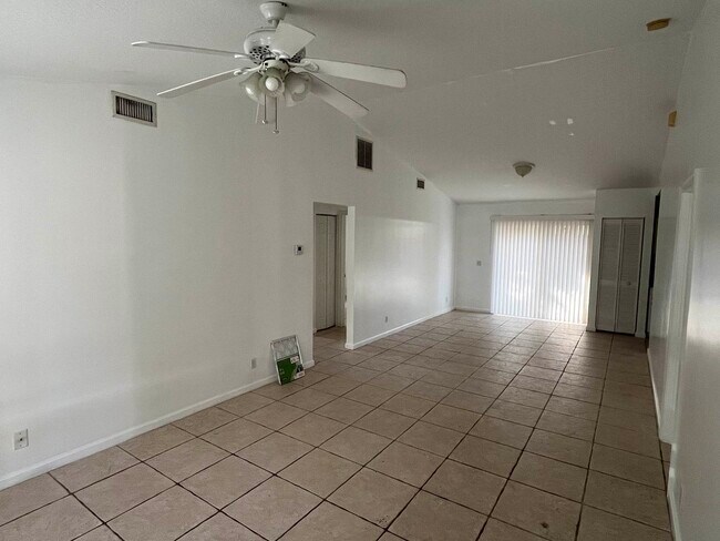 Building Photo - 1325 The 12th Fairway