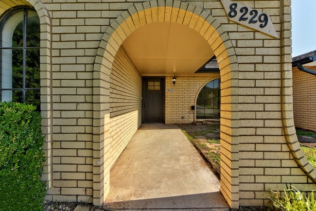 Building Photo - 8229 NW 115th St