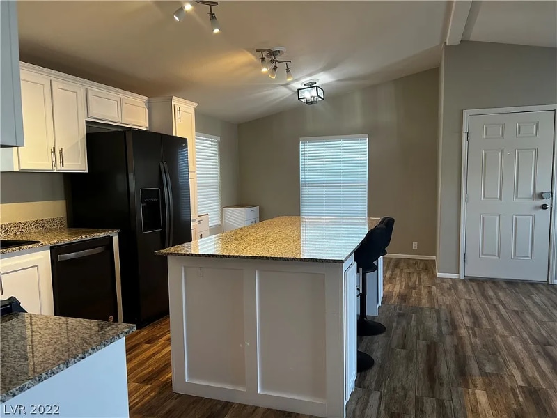 Building Photo - 960 Montecito Dr