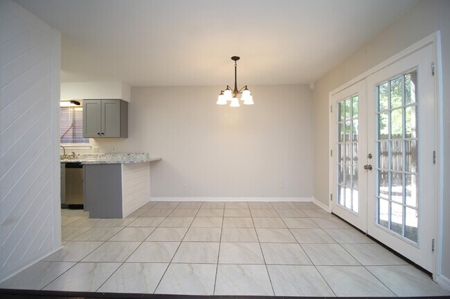 Building Photo - 2-Story Townhome with Open Layout, Balcony...