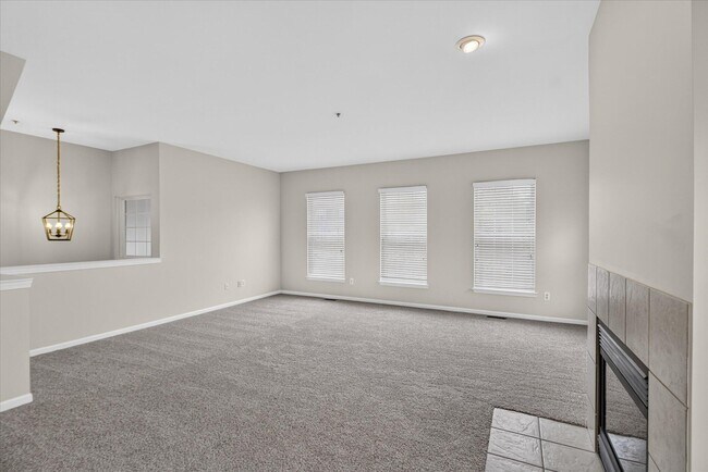 Building Photo - 379 Cherry Orchard Rd
