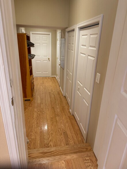 Building Photo - 10225 Tamarack Dr