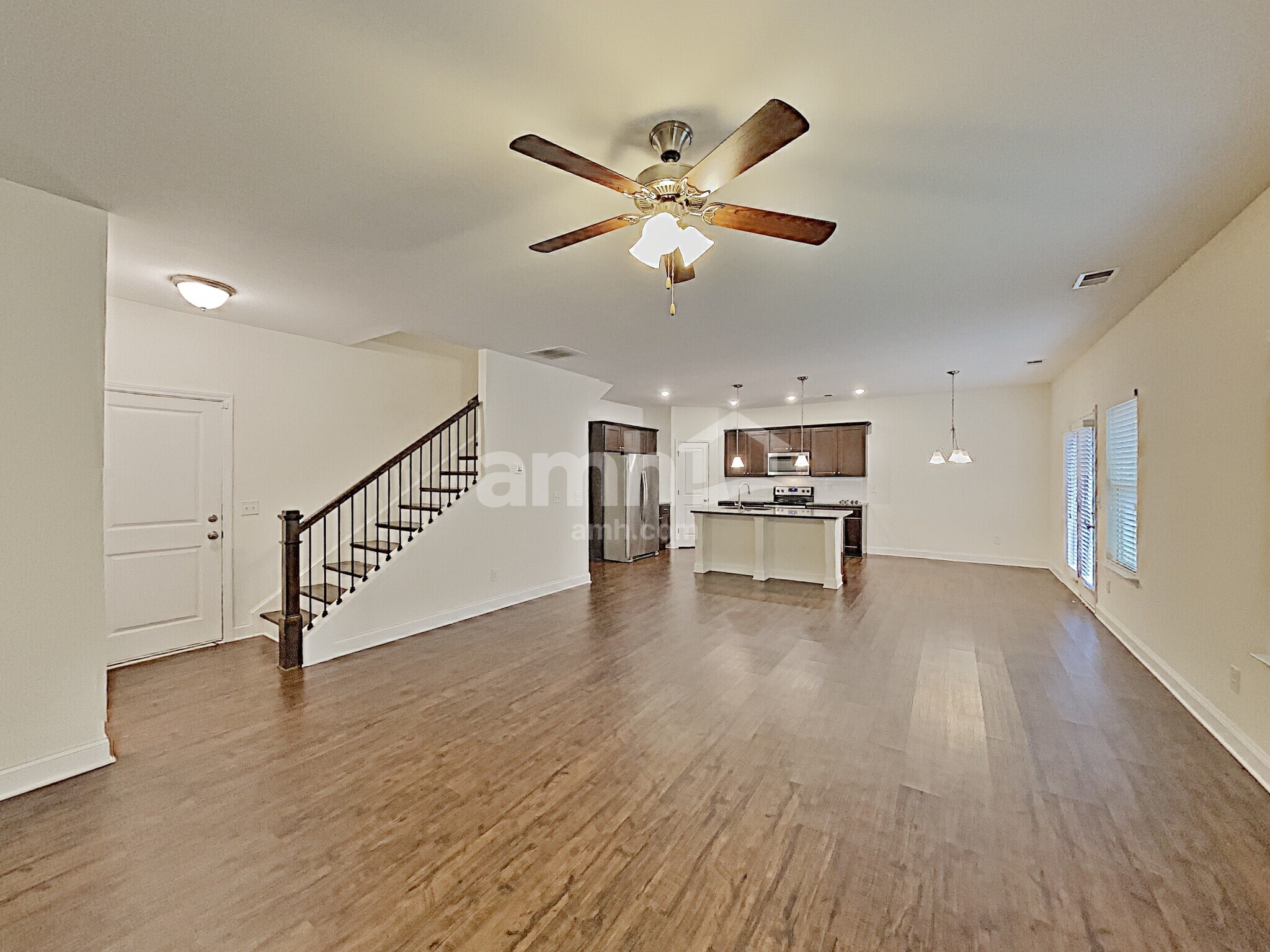 Building Photo - 411 Pearson Cir