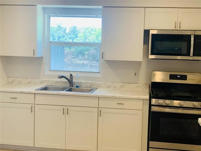 Building Photo - 1135 7th St N