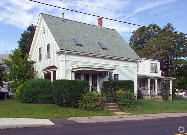 Primary Photo - 61 Railroad Ave