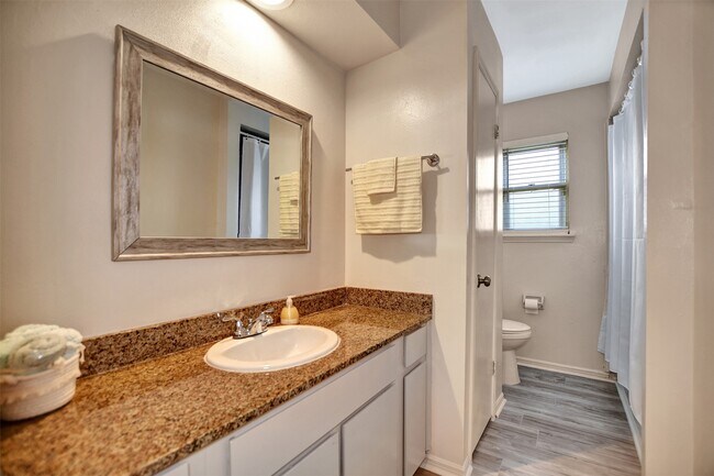 Building Photo - 3826 Willow Springs Ln