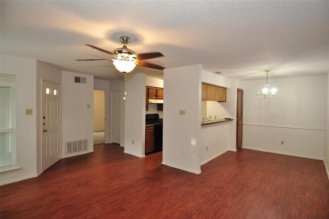Building Photo - 10616 Mellow Meadow Dr
