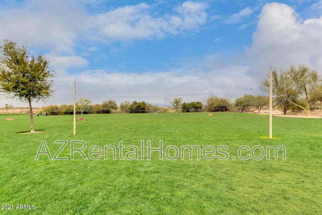 Building Photo - 3618 N Santiago Cir