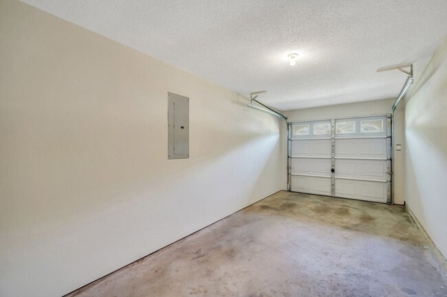 Building Photo - 1390 Coalition Cir