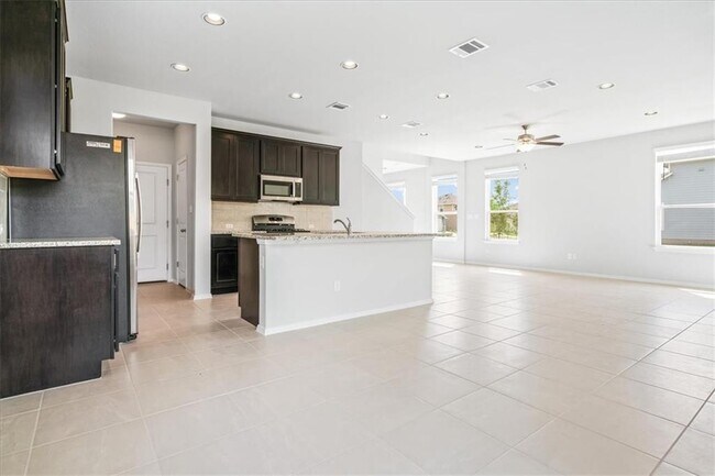 Building Photo - 179 Living Reef Dr