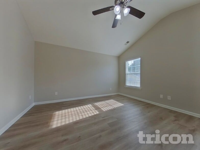 Building Photo - 212 Barnevelder Dr