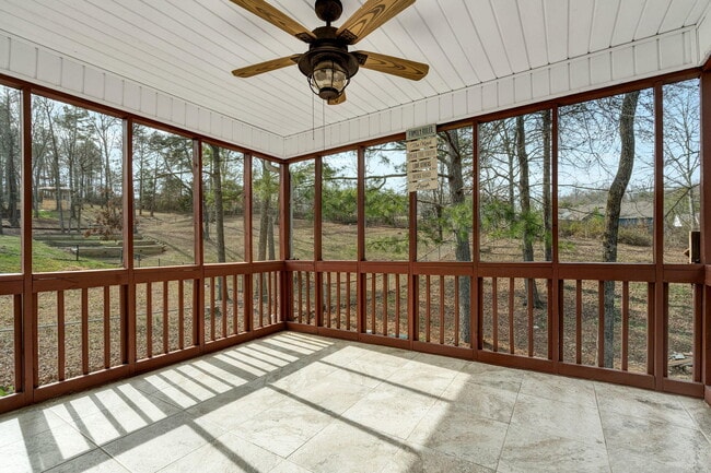 Building Photo - 217 Home Pl Ct SE