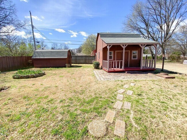 Building Photo - 241 Montelo Rd