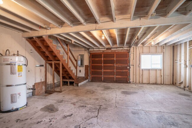 Building Photo - 230 15th Ave SE