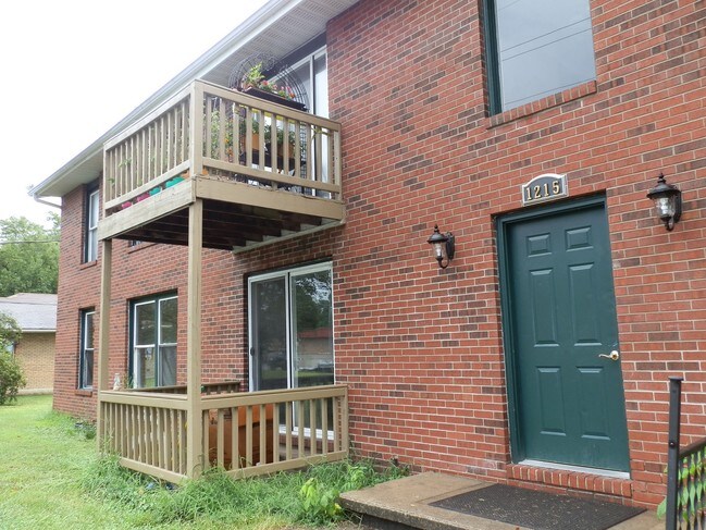 Building Photo - Stone Manor