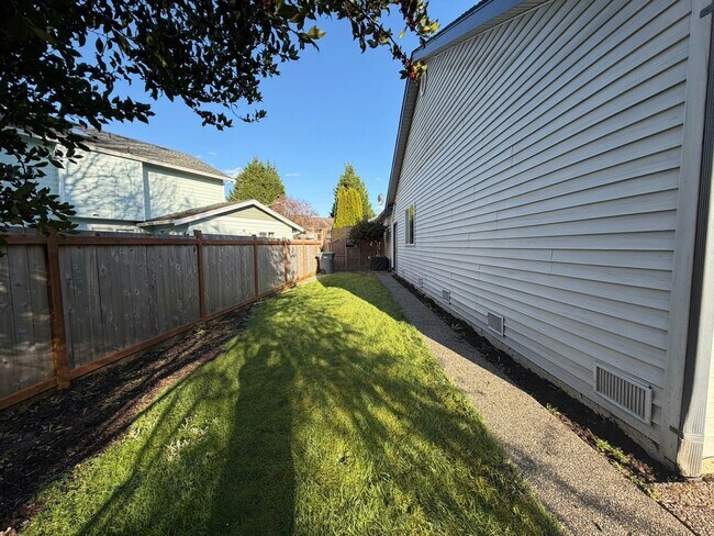 Building Photo - Charming Gleneagle Rambler – Prime Arlington Location