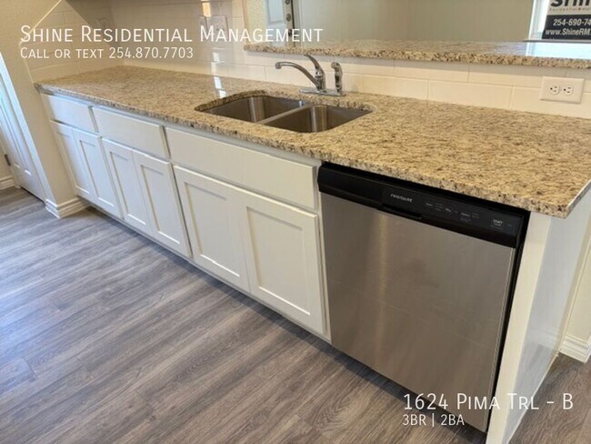 Building Photo - 1624 Pima Trail