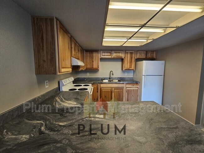 Building Photo - 809 Bulwer St