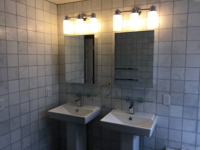 Building Photo - 9249 Belmont Pl