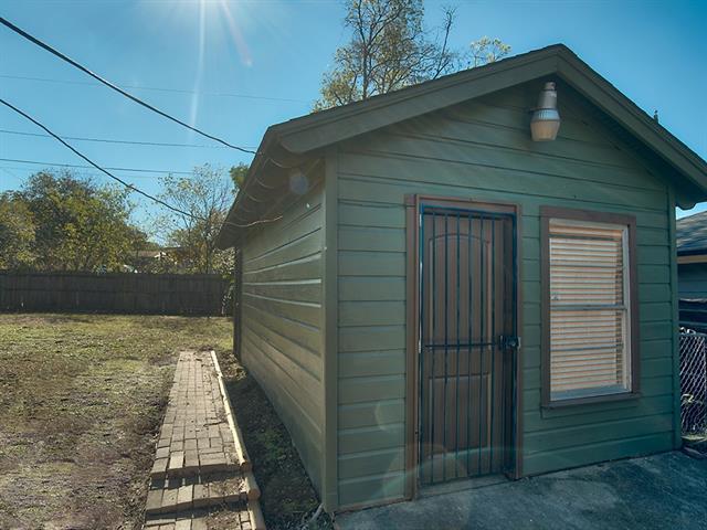 Building Photo - 2318 Elmwood Blvd