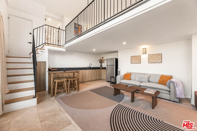 Building Photo - 8425 Hillside Ave