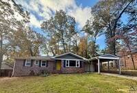 Building Photo - 519 Arrowhead Trl