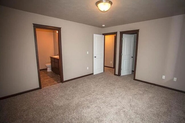 Building Photo - For Rent – Beautiful 3 Bed, 2 Bath Home wi...