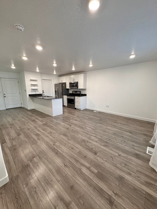 Building Photo - 44 N Voyager Ln