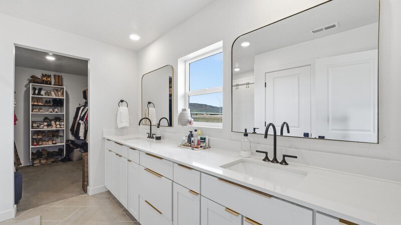 Building Photo - 328 W Snowberry Dr