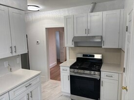 Building Photo - 334 Midland Ave