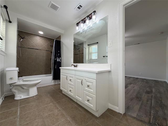 Building Photo - 420 Opal St