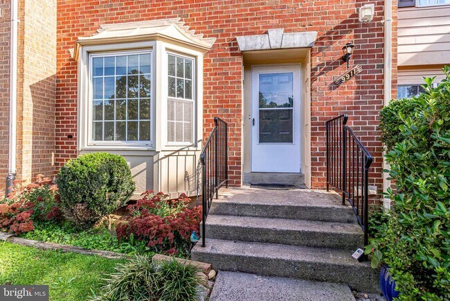 Building Photo - 9911 Whitewater Dr