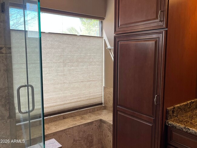 Building Photo - 3921 E Graythorn St