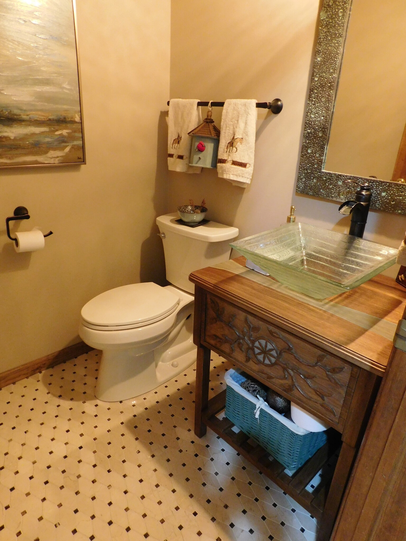 Shared Guest 1/2 Bath - 19 Timber Ln