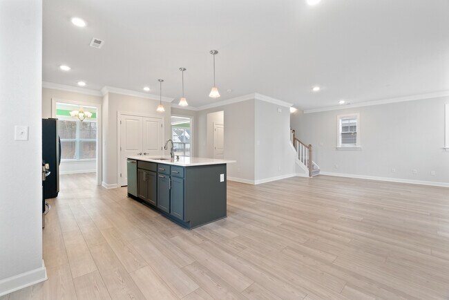 Building Photo - 2262 Sanibel Ln