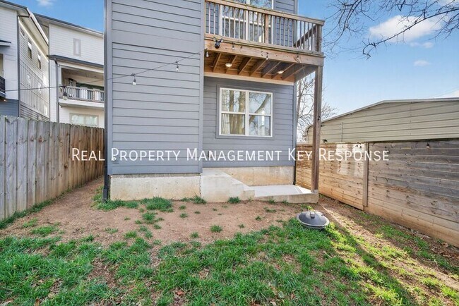 Building Photo - 2109 23rd Ave N