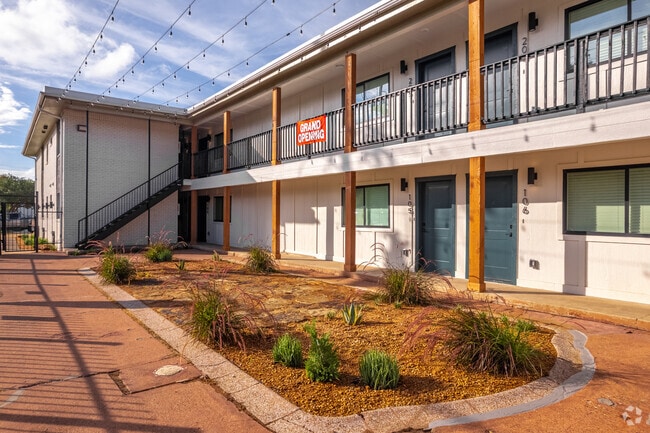 Building Photo - Gaston Corners