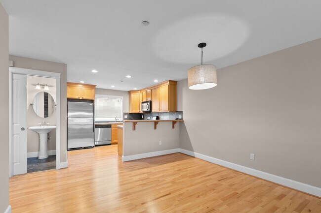 Building Photo - 3bd/3ba Seattle House