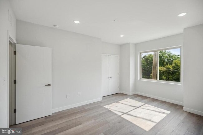 Building Photo - 2218 N Marshall St