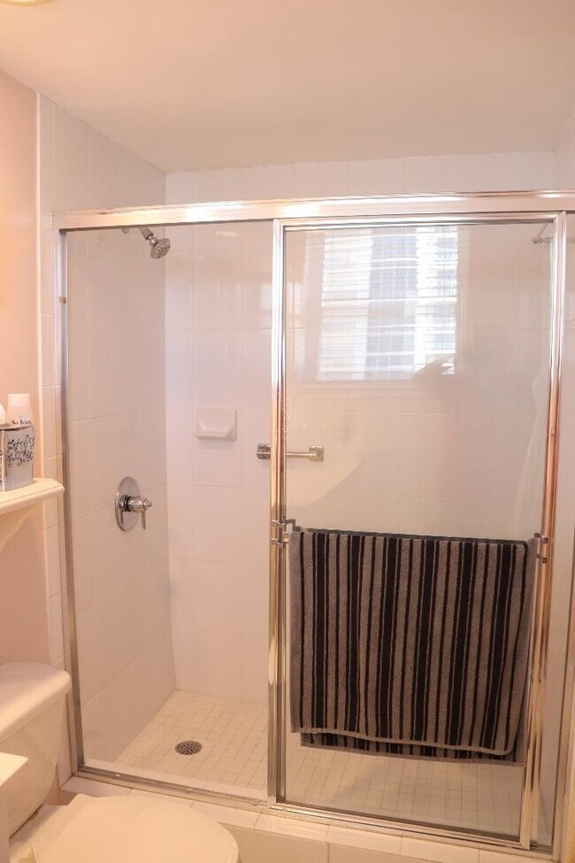 Building Photo - 3001 S Ocean Dr