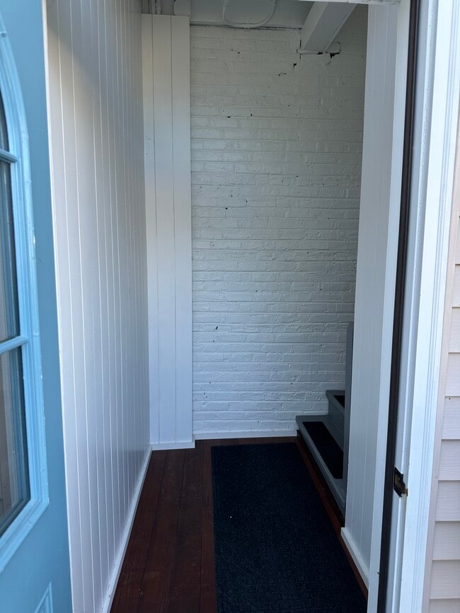 Building Photo - 2030 W Estes Ave