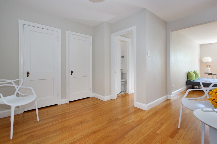 Building Photo - 8 Kilsyth Ter