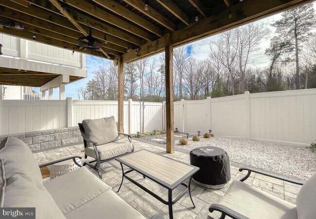 Building Photo - 23810 Myrtle Glen Way