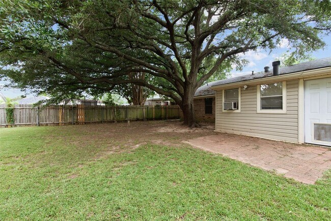 Building Photo - 2526 Downs Cir